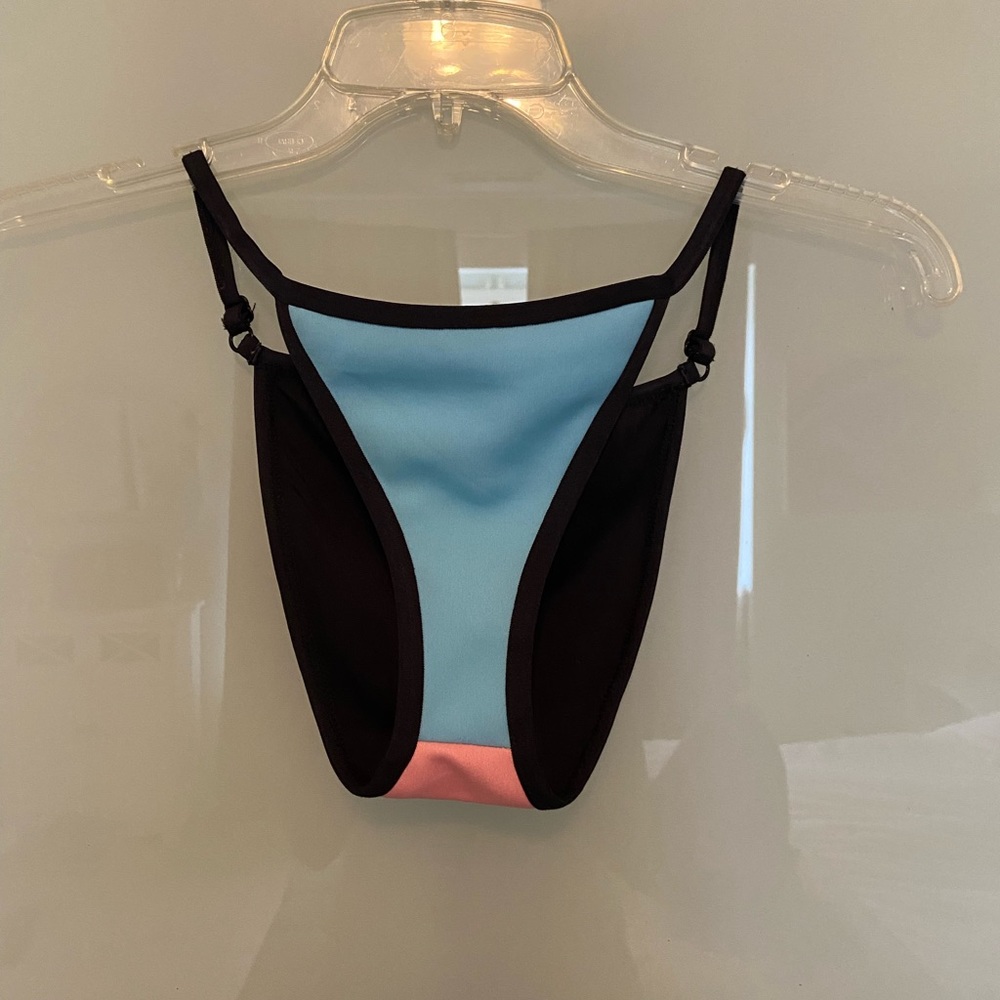 Beach Riot blue pink colorblock bottom
